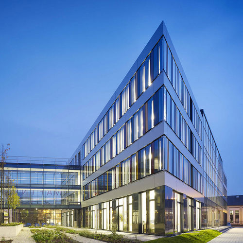 Bardage à cassettes - MAFINEX TECHNOLOGIEZENTRUM - ALUCOBOND - en composite / en aluminium / à emboîtement