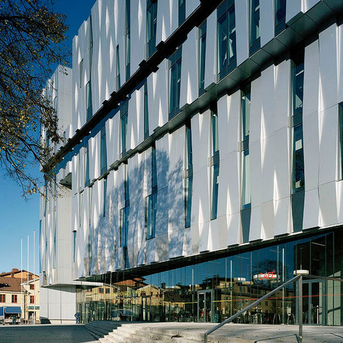 Bardage en panneaux - UPPSALA CONCERT AND CONGRESS HALL - ALUCOBOND - en aluminium / en composite / à emboîtement
