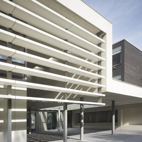 Brise-soleil en composite - SECONDARY SCHOOL WARENDORF - ALUCOBOND - aluminium / pour façade / vertical