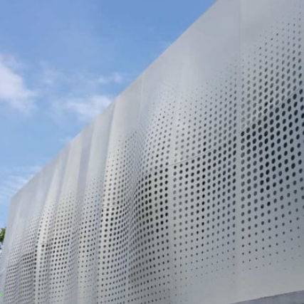 Tôle métallique perforée - MCT-004 - M-City Aluminum Co., Ltd. - cintrée / en aluminium / pour bardage