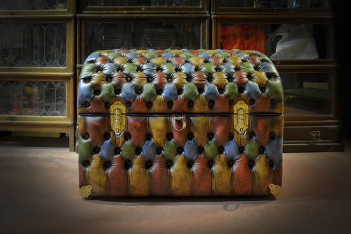 Coffre chesterfield - Harleq - en cuir / tapissé / fait main