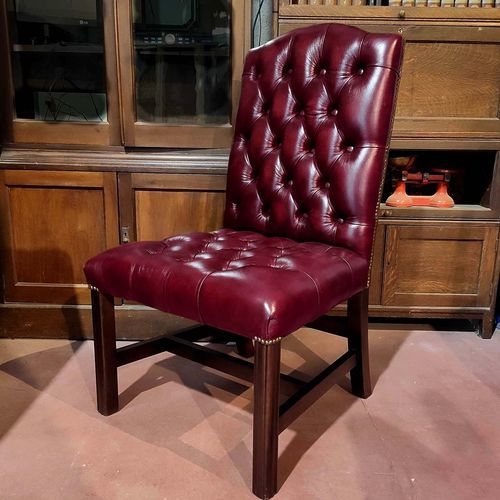 Chaise de salle à manger chesterfield - GAINSBOROUGH - Harleq - d'intérieur / en cuir / avec piètement en hêtre