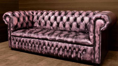Canapé chesterfield - PINKY - Harleq - en cuir / fait main / rose