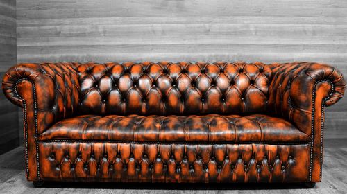 Canapé chesterfield - ORANGE - Harleq - en cuir / orange / en hêtre