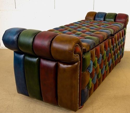 Banquette chesterfield - EXCLUSIVE - Harleq - en cuir / avec piètement en bois / professionnelle