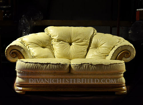 Canapé chesterfield - VINTAGE  - Harleq - en cuir / jaune / en chêne