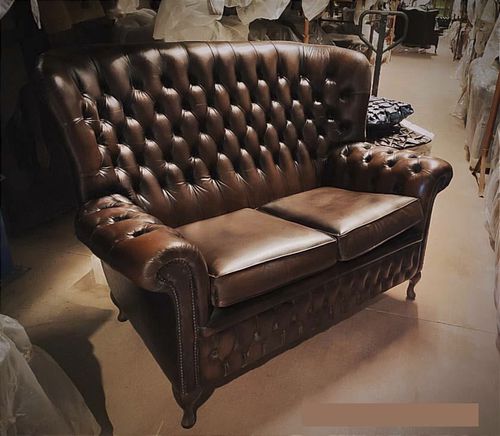 Canapé chesterfield - VINTAGE : MONK  - Harleq - en cuir / avec dossier haut / en bois