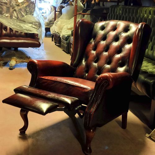 Fauteuil chesterfield - VINTAGE  - Harleq - en cuir / avec repose-pieds / inclinable