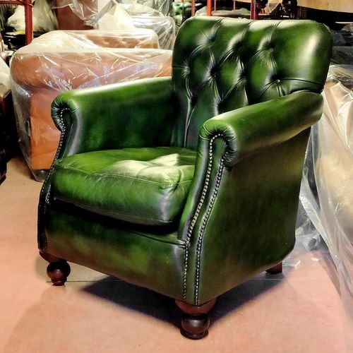 Fauteuil chesterfield - VINTAGE  - Harleq - en cuir / vert / 4 pieds