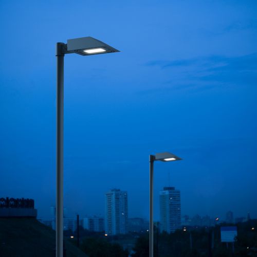Lampadaire urbain - IREGOR - BSI LIGHTING TECHNOLOGIES INC. - contemporain / en fonte d'aluminium / en acier inoxydable