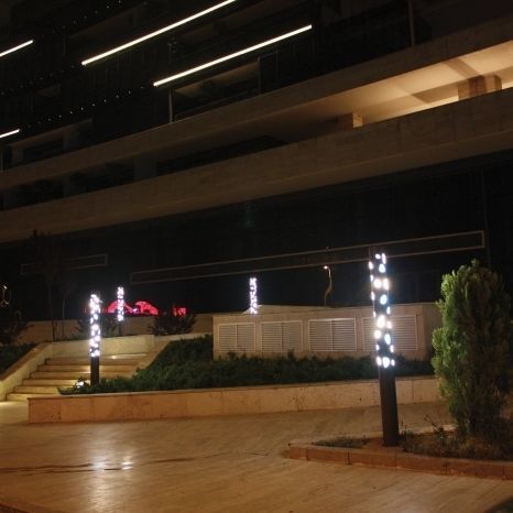 Colonne lumineuse contemporaine - IAMORF - BSI LIGHTING TECHNOLOGIES INC. - en fonte d'aluminium / en inox / en PMMA