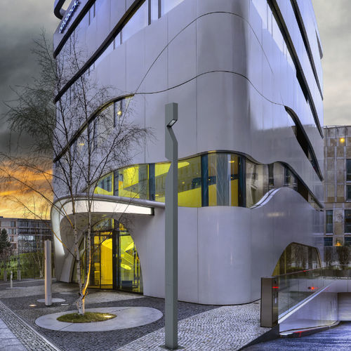 Colonne lumineuse contemporaine - IODIN RX - BSI LIGHTING TECHNOLOGIES INC. - en inox / en fonte d'aluminium / en aluminium extrudé