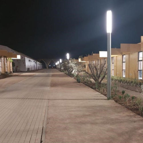 Colonne lumineuse design minimaliste - IOTTO - BSI LIGHTING TECHNOLOGIES INC. - en inox / en fonte d'aluminium / en PMMA