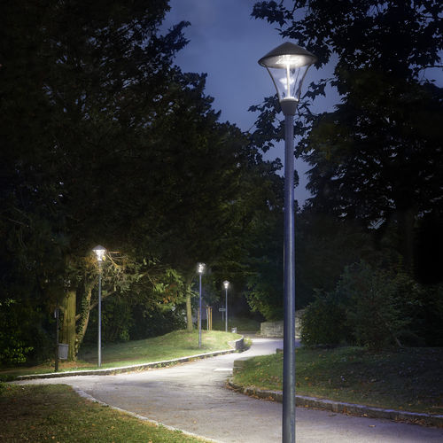 Lampadaire urbain - IMAGNA - BSI LIGHTING TECHNOLOGIES INC. - contemporain / en fonte d'aluminium / à LED