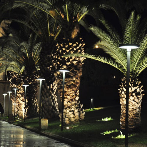 Lampadaire urbain - IBRETT - BSI LIGHTING TECHNOLOGIES INC. - contemporain / en fonte d'aluminium / en acier inoxydable