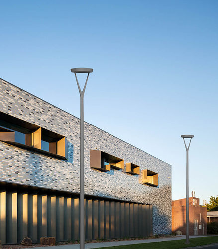 Lampadaire urbain - IAERO DUO - BSI LIGHTING TECHNOLOGIES INC. - design minimaliste / en aluminium / à LED