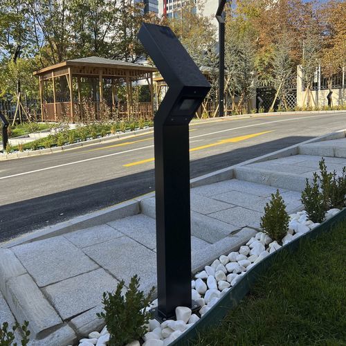 Borne d'éclairage urbaine - IZERA - BSI LIGHTING TECHNOLOGIES INC. - contemporaine / en aluminium / à LED
