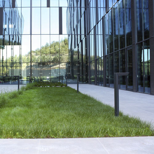 Borne d'éclairage urbaine - ILOFT R - BSI LIGHTING TECHNOLOGIES INC. - contemporaine / en aluminium extrudé / à LED