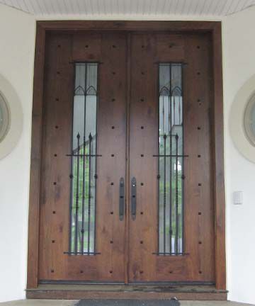 Porte d'entrée - OLD WORLD : OW-228 - Granddoors - en noyer / battante / semi-vitrée