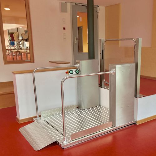 Plateforme élévatrice pour fauteuil roulant - MB850 - liftwerk - pour bâtiment / à usage professionnel / d'extérieur
