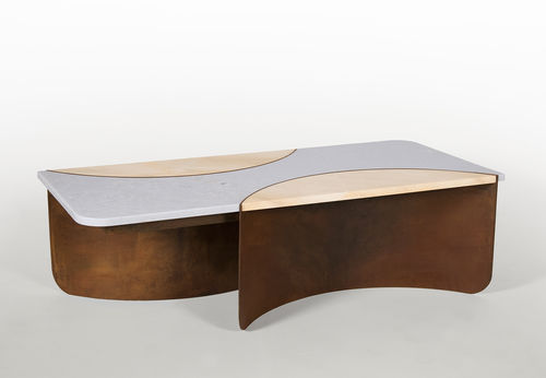 Table contemporaine - CRESCENT - KIN & COMPANY - en marbre / avec piètement en acier / rectangulaire