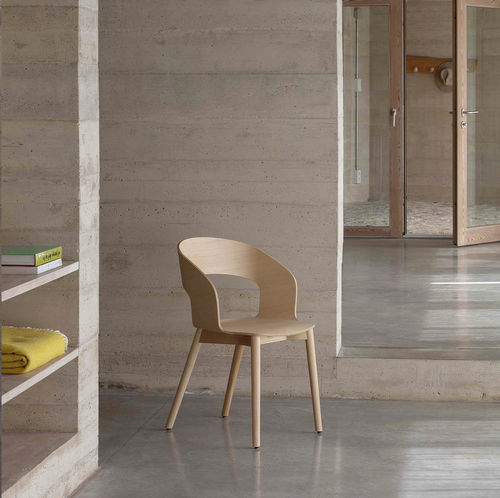 Chaise contemporaine - GOOSE - Vergés - d'intérieur / en bois / tapissée