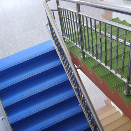 Revêtement de marche en PVC - JA-F010 - Shandong Jing Ao Sports Equipment Co.,Ltd - antidérapant / haute résistance