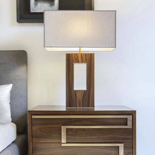 Lampe de table - APATHE - ANAKTAE - en laiton / en soie / en bois