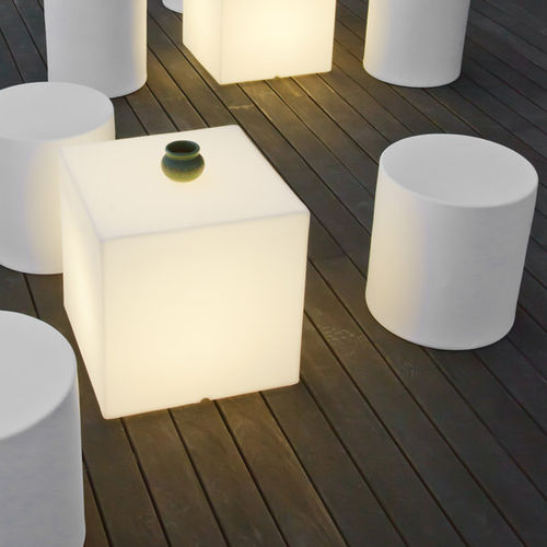 Tabouret contemporain - TAFY - NEWGARDEN - en polyéthylène / rond / professionnel
