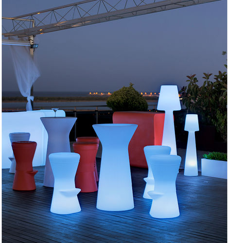 Table mange-debout contemporaine - CAPRI 110 - NEWGARDEN - en polyéthylène / avec piètement en polyéthylène / ronde
