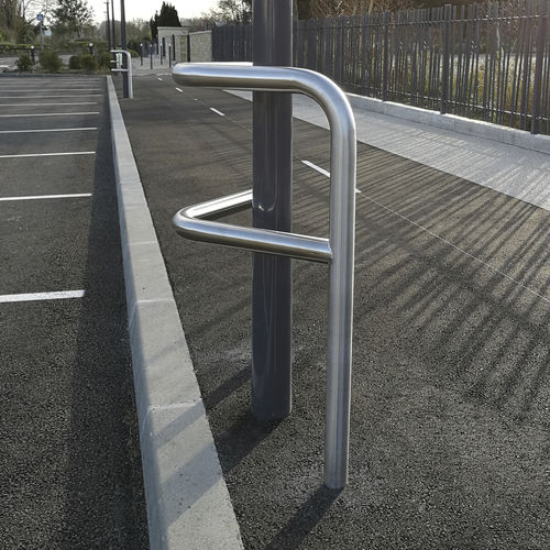 Arceau de parking - ANGLE RENFORCÉ - Activia Mobilier Urbain