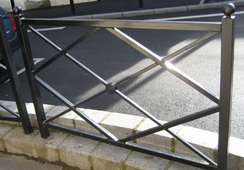 Barrière de protection - CHARRENTE - Activia Mobilier Urbain - fixe / en acier / pour espace public