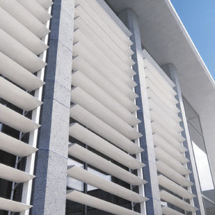 Brise-soleil en composite - SH3400  - ALUMINCO - pour façade / pour fenêtre / vertical