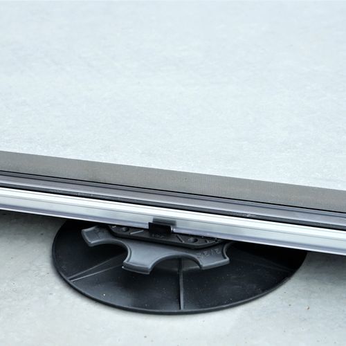 Support pour plancher technique en plastique recyclé - C-CLIP - SOLIDOR - à haute résistance / ignifuge / pour terrasse