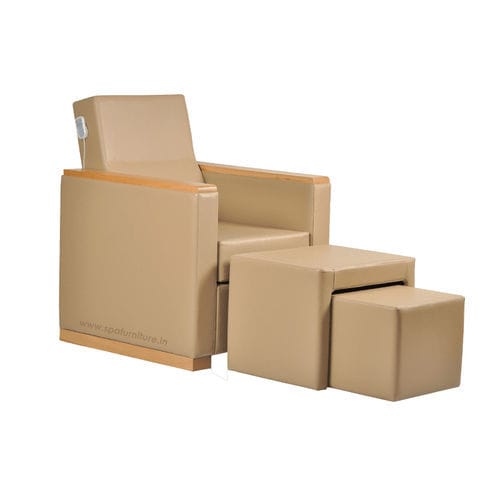 Fauteuil spa pédicure en simili cuir - Kumud  - Esthetica Spa and Salon Resources Private Limited - bois / avec repose-pieds / avec accoudoirs