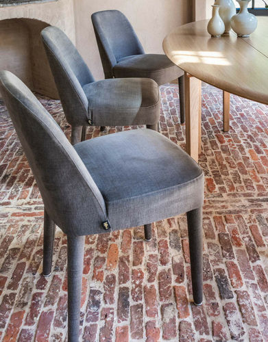 Chaise contemporaine - CLEMENCE  - Defleure Home Collection - d'intérieur / en tissu / en cuir