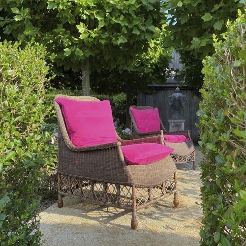 Fauteuil contemporain - AUGUST - Defleure Home Collection - en rotin / avec repose-pieds / fait main