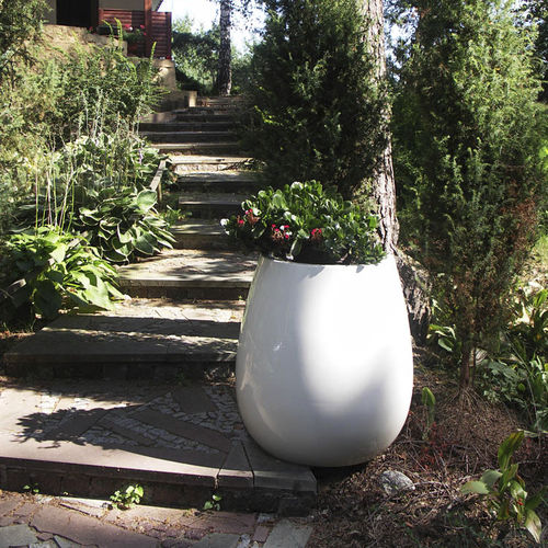 Pot de jardin en composite - AS-SIL - Astrini Design - rond / résidentiel / pour espace public
