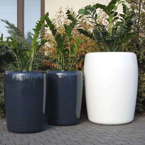 Pot de jardin en composite - AS-TRAC - Astrini Design - rond / résidentiel / pour espace public