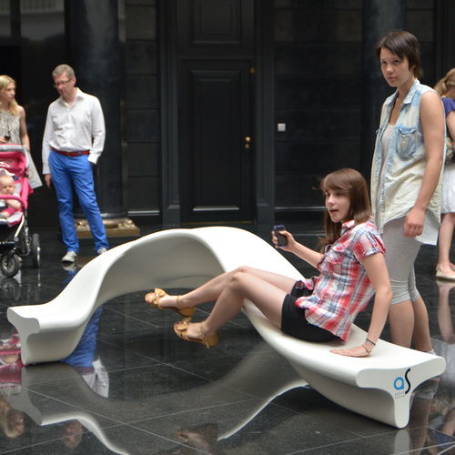 Banc public contemporain - CITY ALPHABET T - Astrini Design - stratifié