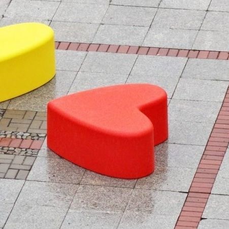 Chaise design - Astrini Design - urbaine / en fibre de verre / en polyester