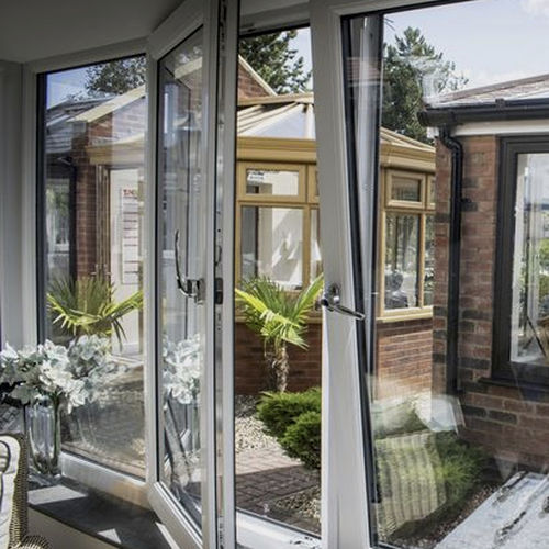 Fenêtre en bois - EURO STYLE - Authentic Timber Windows Ltd - oscillo-battante / à double vitrage / étanche