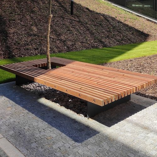 Banc public contemporain - ROSTY - STREETPARK s.r.o. - en acier / en bois / sans dossier