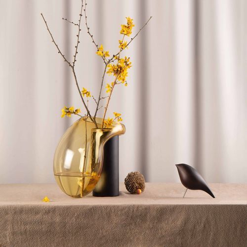 Vase contemporain - Gutta Boon - NOOM - en verre soufflé / en chêne / en résine