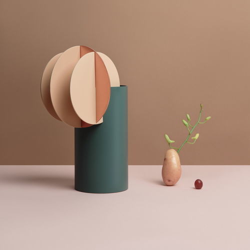 Vase contemporain - Delaunay  - NOOM - en laiton / en cuivre / en acier peint