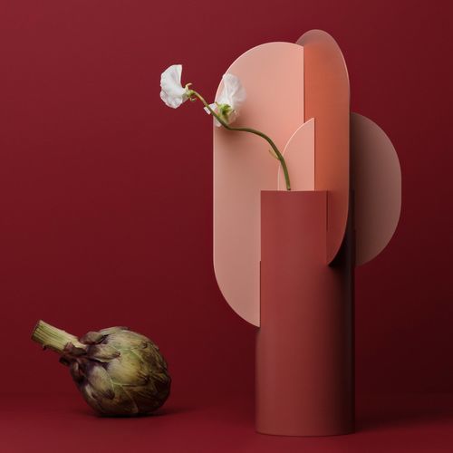 Vase contemporain - Ekster  - NOOM - en cuivre / en acier peint / en laiton brossé