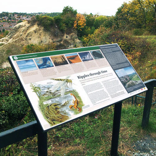 Panneau d'information pour espace public - LECTERNS - ajwells
