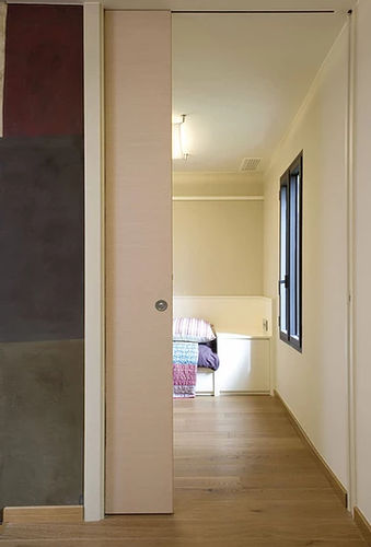 Porte d'intérieur - VENEER - James Solomon Ltd - en bois / coulissante / pleine