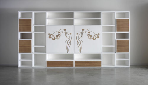 Ensemble TV mural contemporain - ST 60 - MOLETTA MOBILI - en frêne / modulable / avec étagères