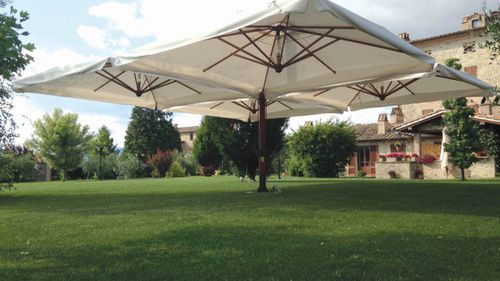 Parasol en tissu - CLOVER - ILISUN - résistant au vent / XXL / quadruple